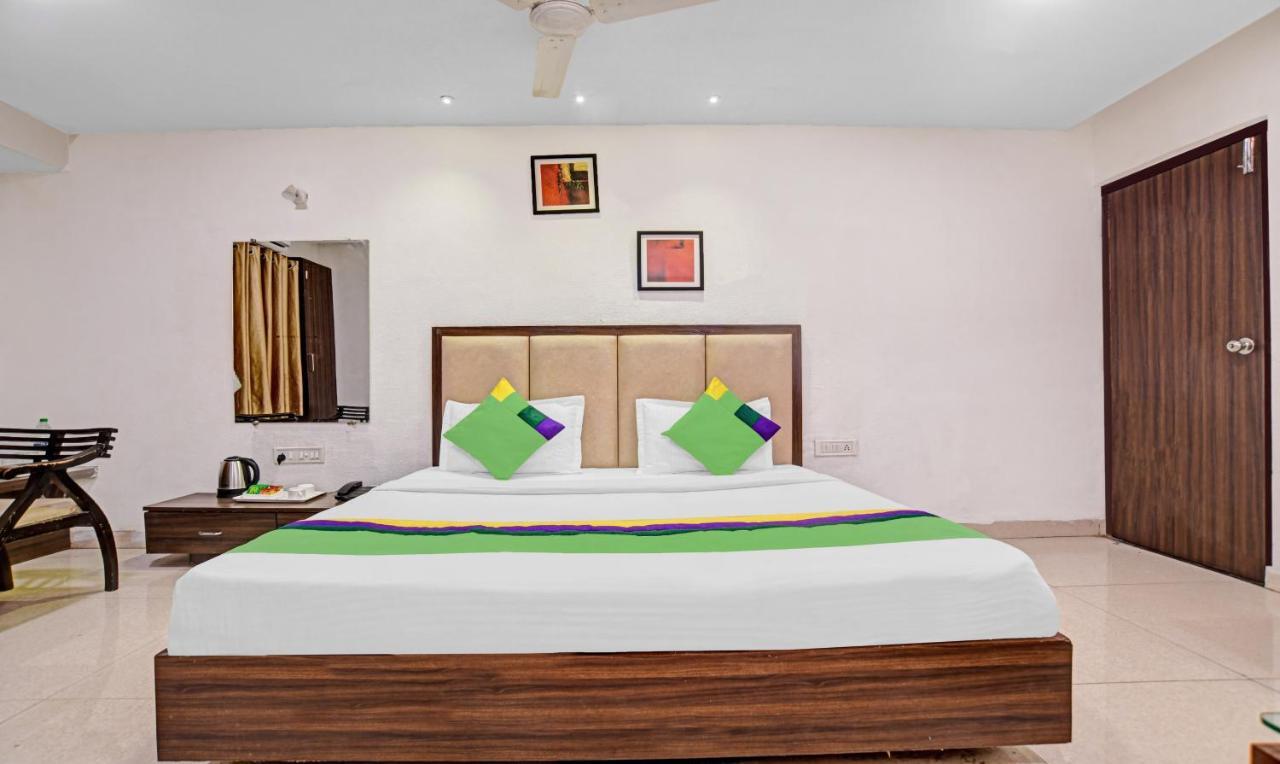 Treebo Trend Royal Galaxy Park Hotel Indore Buitenkant foto