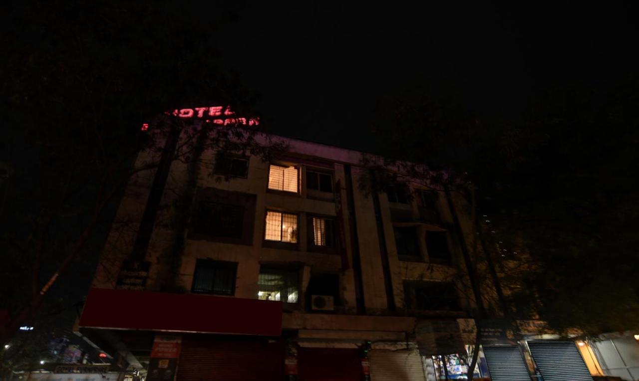 Treebo Trend Royal Galaxy Park Hotel Indore Buitenkant foto